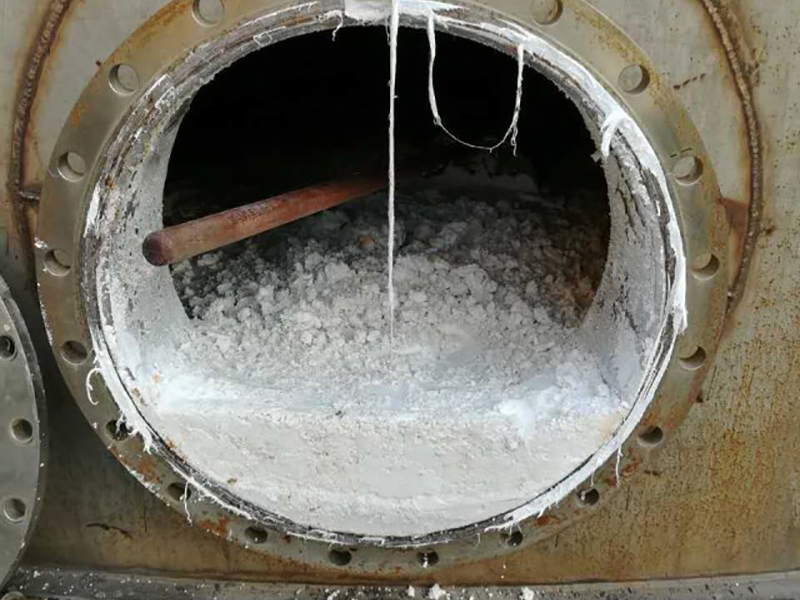 清理甲醛储存罐